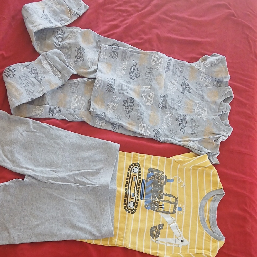 2 Sets Of BOYS Pijamas  (4 pieces)